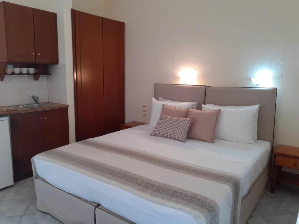 Forest Resort Suites Skiathos Troulos Extérieur photo